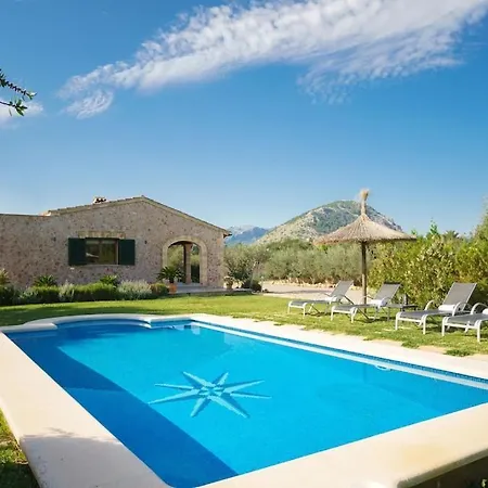 Antonia, Vila Pollença